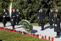 1. 11. 2015, Ljubljana, Koevje – Predsednik republike na alnih slovesnostih ob dnevu spomina na mrtve (STA)